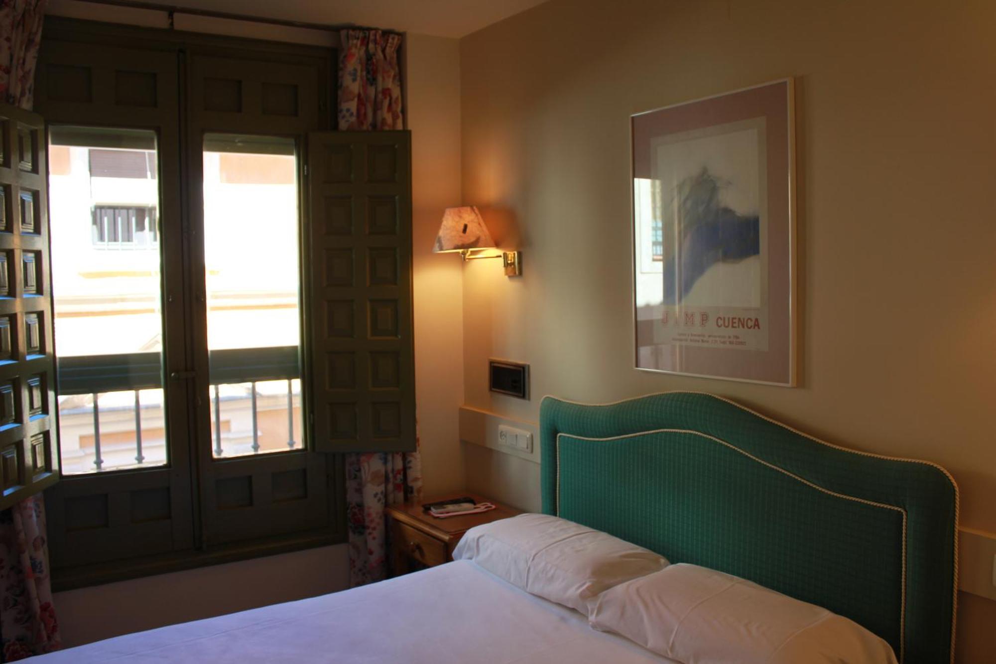 קואנקה Hotel Leonor De Aquitania חדר תמונה